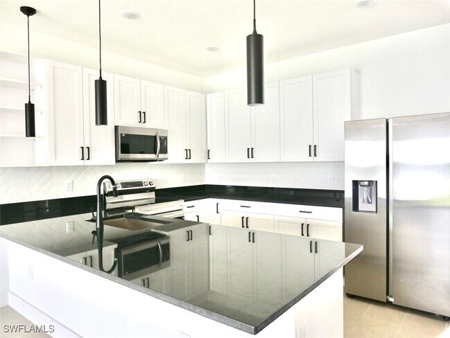 Photo - 918 Eisenhower Blvd