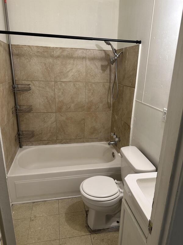 Photo - 808 S Oak St