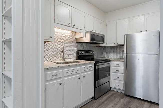 Photo - Highland Cliffs