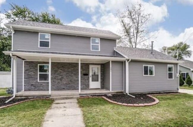 Building Photo - 141 Lotze St