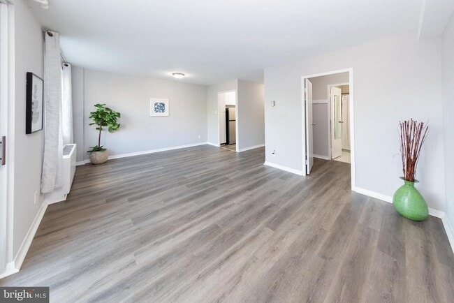 Building Photo - 2829 Connecticut Ave NW Unit 307
