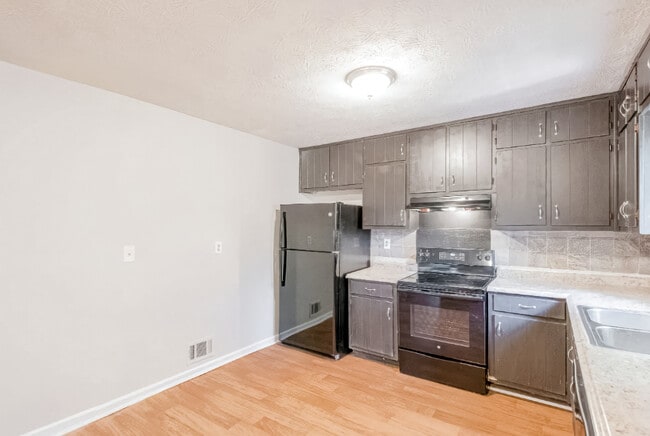 Building Photo - 2628 Candler Woods Dr Rental