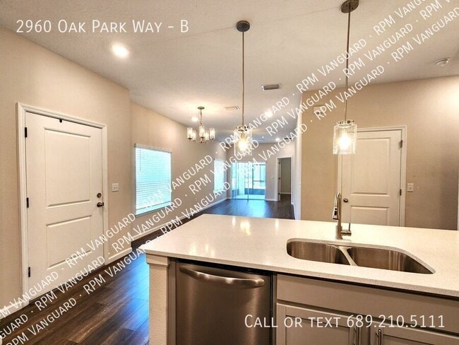 Photo - 2960 Oak Park Way