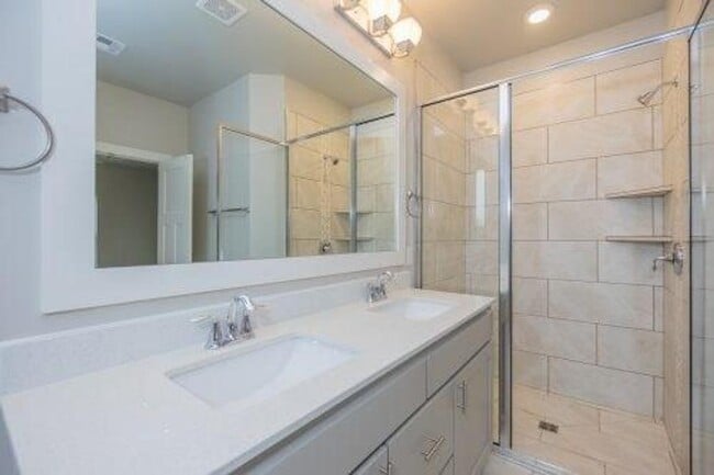 Photo - 512 NW 179th Cir