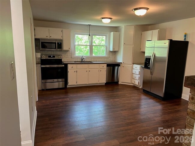 Photo - 346 Nesbit Ave
