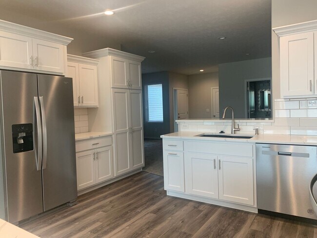 Photo - Walkout ranch townhome with 2 stall garage...