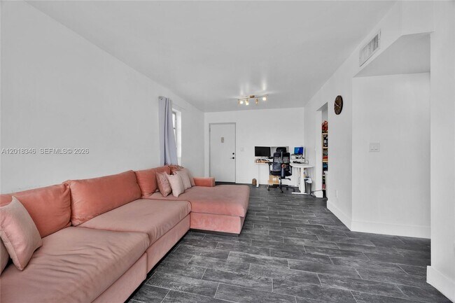 Photo - 1051 SW 1st St Unit 401