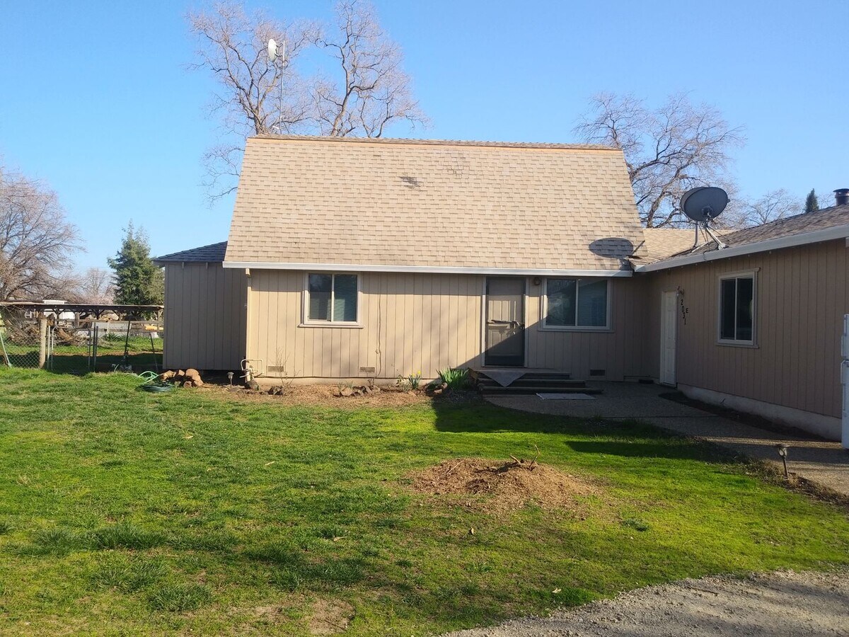 Photo - 2031 Oroville-Chico Hwy Unit 2031 Oroville-Chico Hwy (Back House)