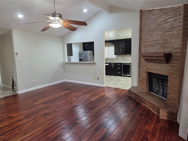 Photo - 15415 Beechnut St