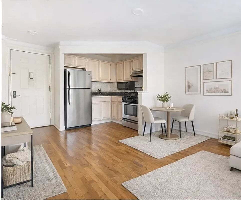 Photo - 394 E 8th St Unit 3F