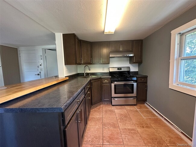 Building Photo - 134 S Main St Unit 2F Rental