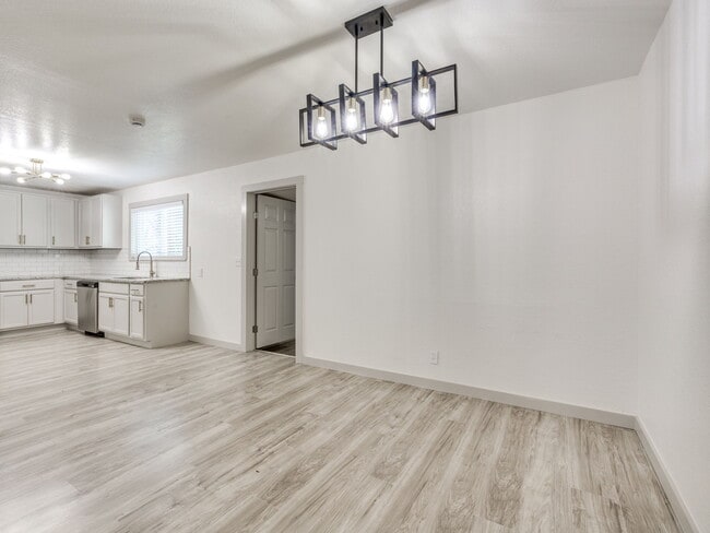 Photo - 1300 N McKinley Ave