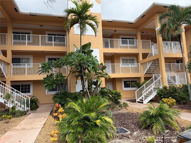 Photo - 430 SE 7th St Unit 304E