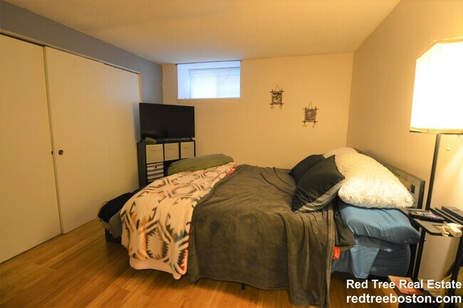 Photo - 21 Kinross Rd Unit 1