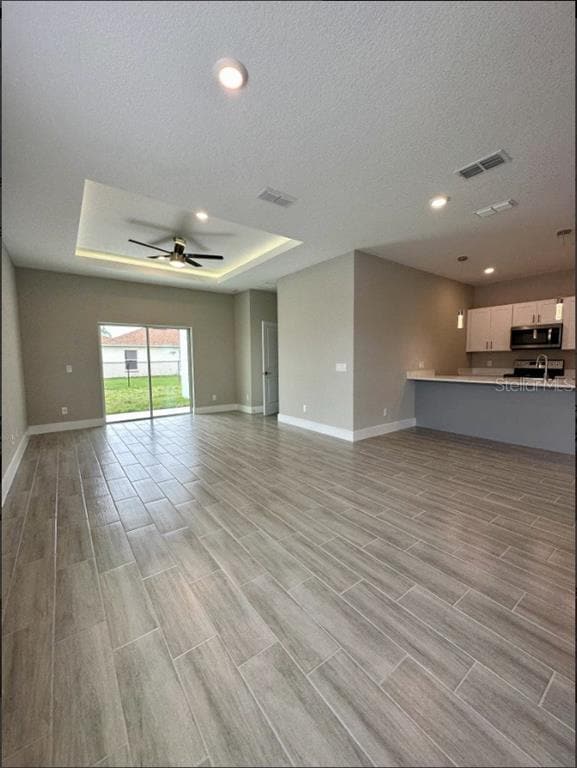 547 Albatross Dr