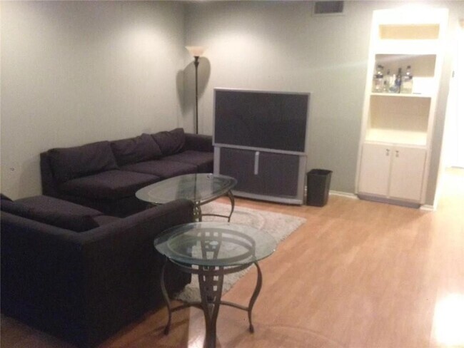 Building Photo - 2401 Leon St Unit 209 Rental