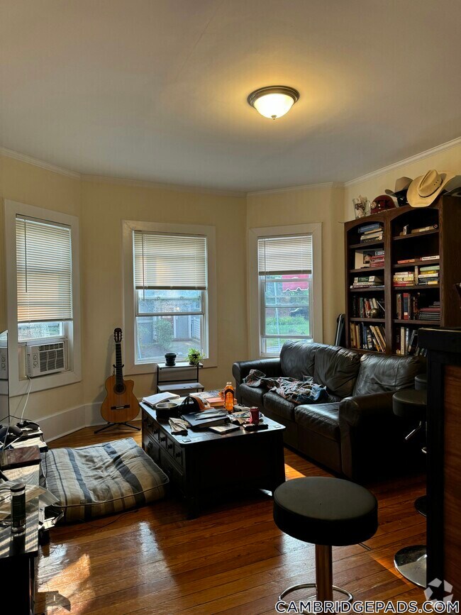 Building Photo - 27 Forest St Unit 2 Rental