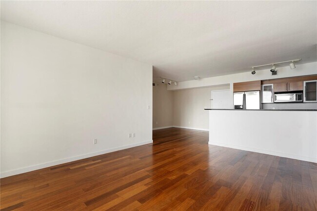 Building Photo - 325 S Biscayne Blvd Unit 3322 Rental