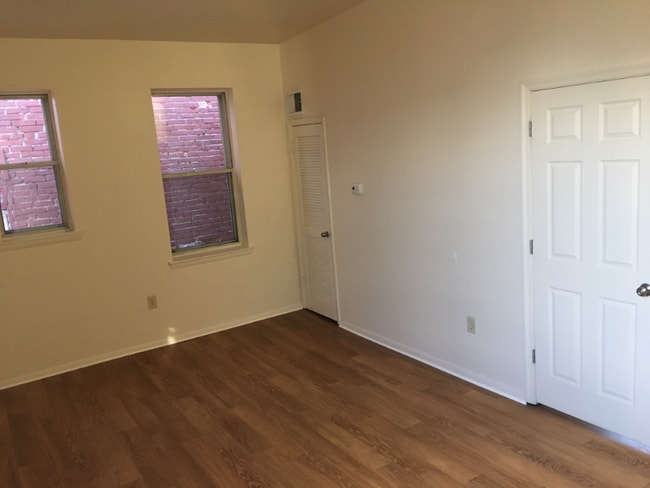 Photo - 15 E Read St Unit 4B