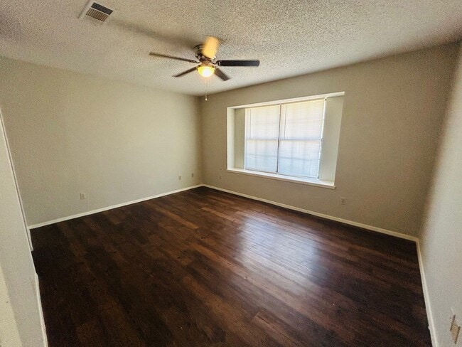 Photo - 324 Mill Creek Cir