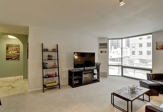 Building Photo - 1625 Larimer St Unit #406