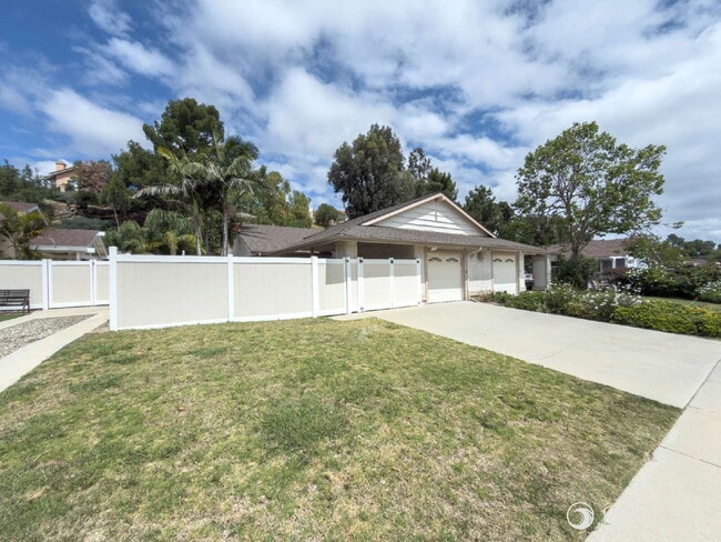Building Photo - Charming 3-Bed Camarillo Home with Spacious Fenced Yard!