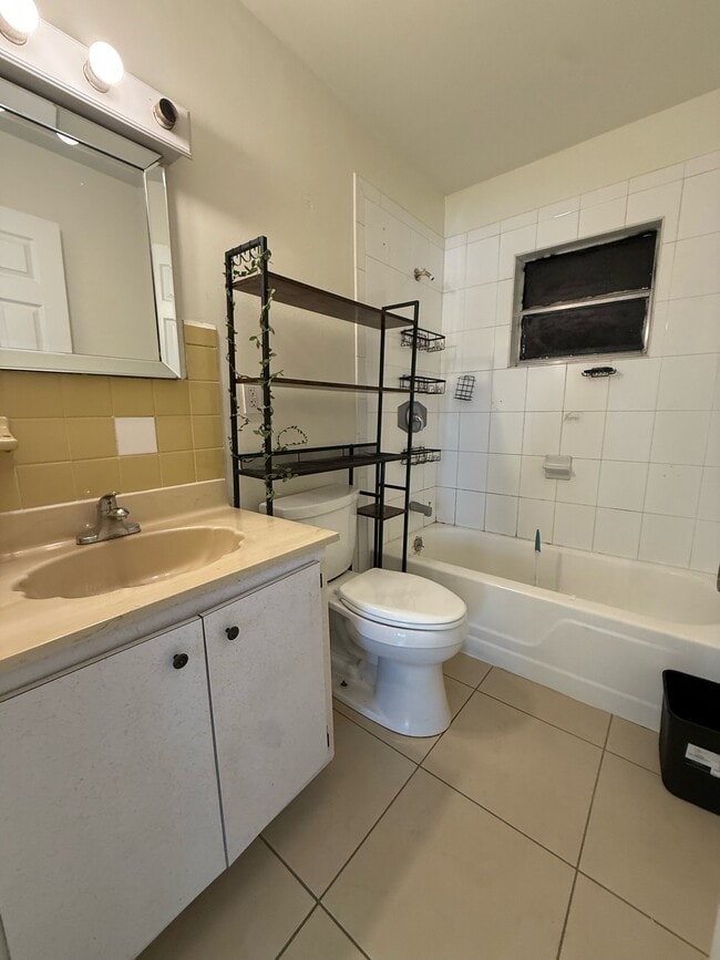 Photo - 122 South Rd Unit 1