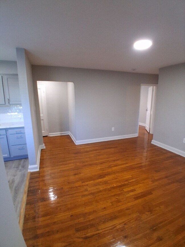 Photo - 1266 MORSE ST NE