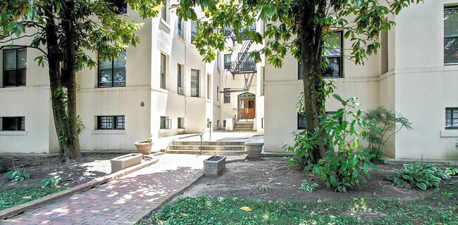 Photo - Saratoga Apartments