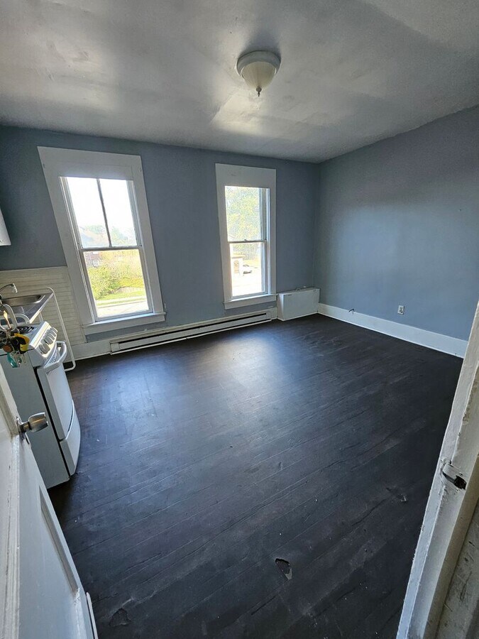 Photo - Upper studio ALL UTILITIES INCLUDED