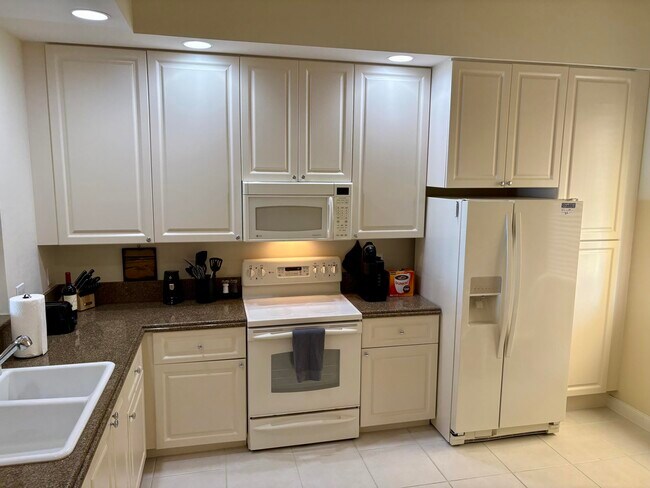 Photo - 38 Harbour Isle Dr E Unit Ph01