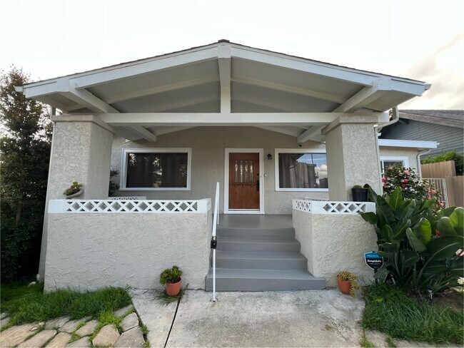 Photo - 815 N Hobart Blvd Casa