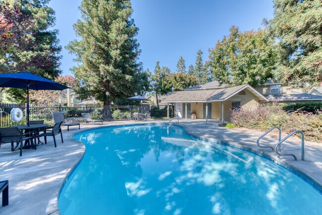 Photo - Cottonwood Grove Apartments