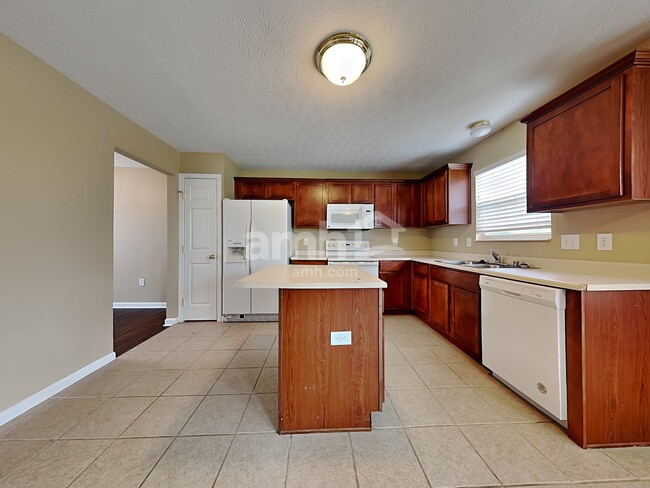 Photo - 1509 Dorset Way