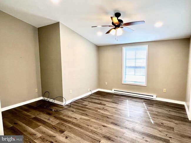 Building Photo - 636 W Penn Ave