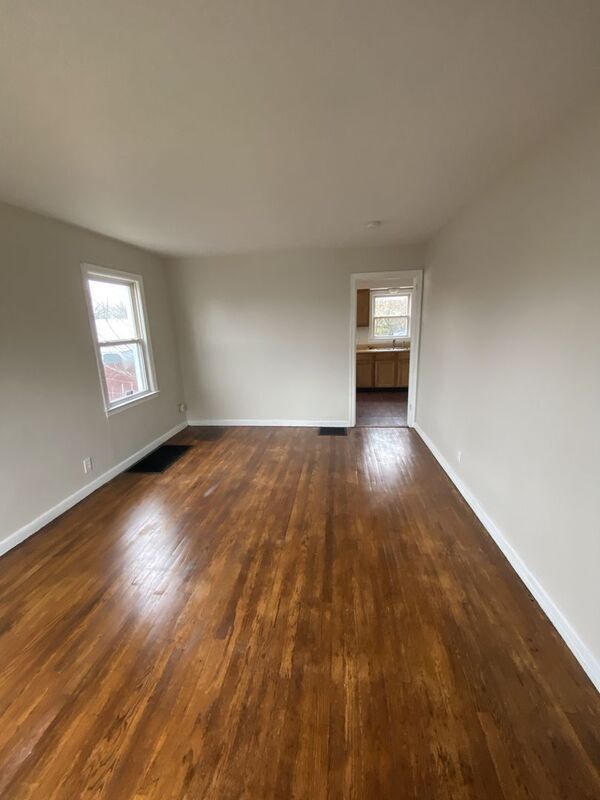 Photo - 971 Sheridan Ave