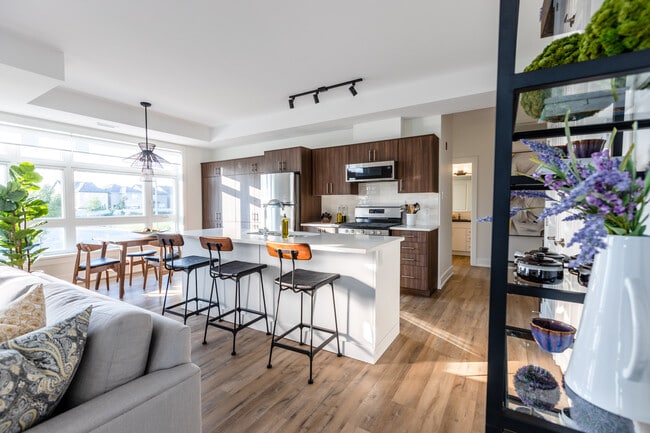 Building Photo - 170 Cope Dr Unit 104