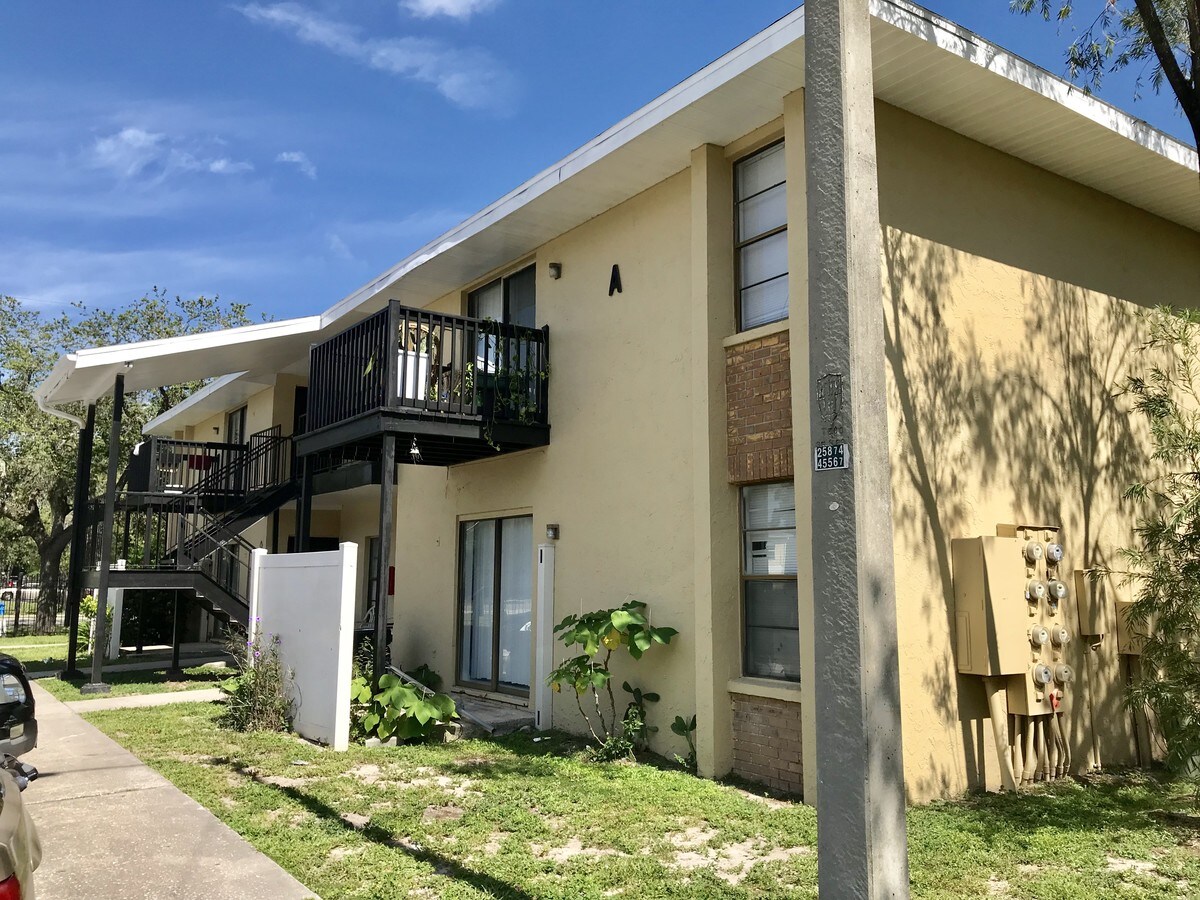Photo - Columbia Oaks Apartments