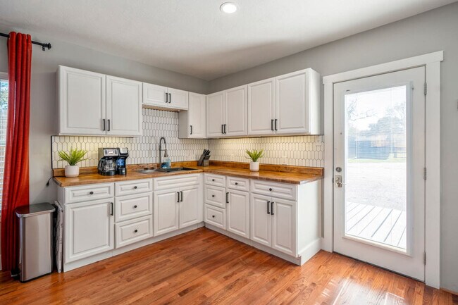 4952 Polk St Unit SI ID1531106P