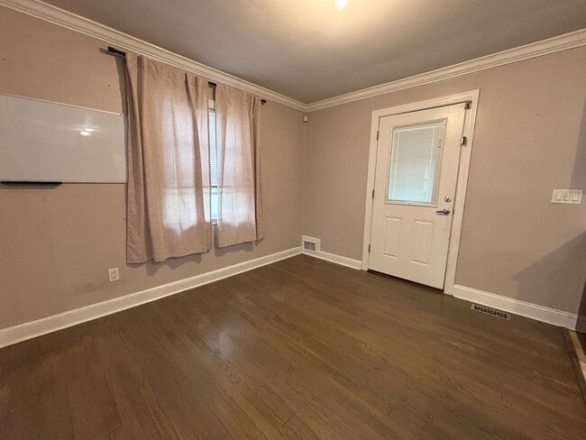 Photo - 130 Birchwood Rd