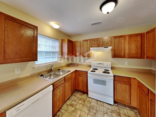 Photo - 533 Scotts Creek Trl