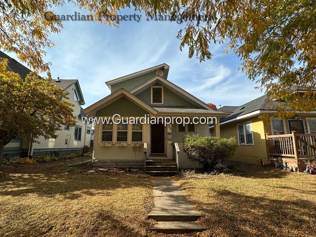 South Minneapolis SFH, Fenced Yard, 1 Car ... - South Minneapolis SFH, Fenced Yard, 1 Car ... House