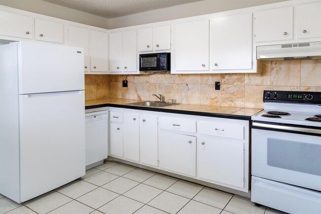 Photo - 6211 SW 37th St Unidad 211