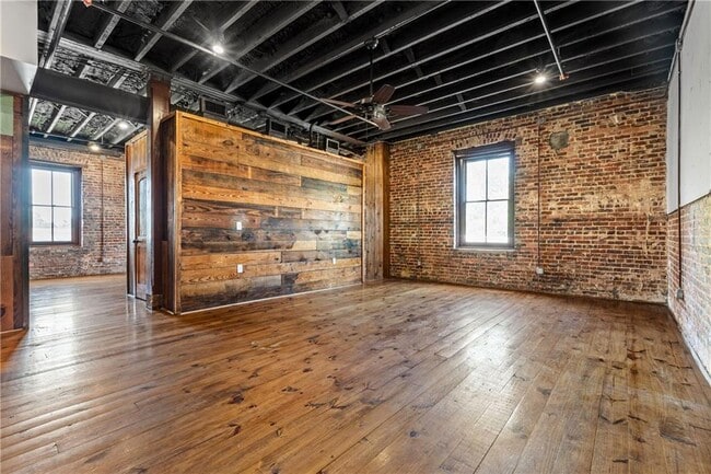 Photo - 558 St Francis St Unit 2D