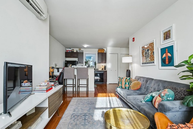 Building Photo - 324 4th St Unit 3