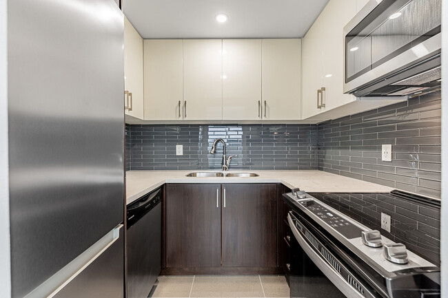Photo - 201 Sherbourne St