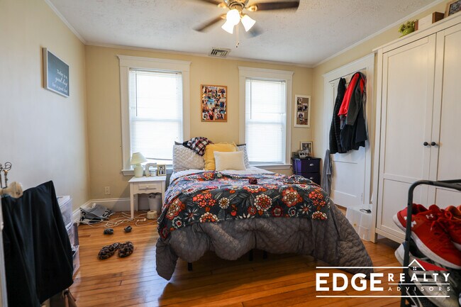 Photo - 5 Mapleton St