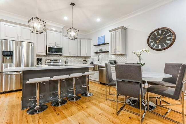 Photo - 1233 St Charles Ave Unit ID1269963P