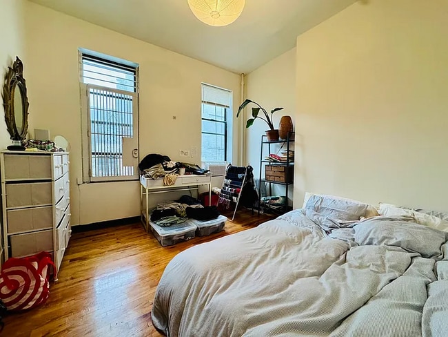 Photo - 344 E 9th St Unit Apt 14