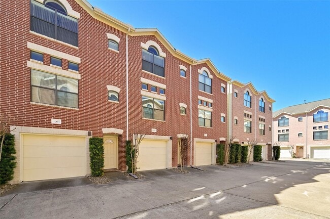 Photo - 8715 Meadowcroft Dr